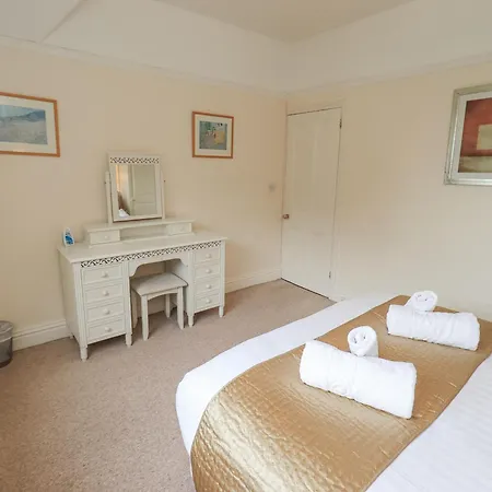 Miyanli * Bowness-on-Windermere